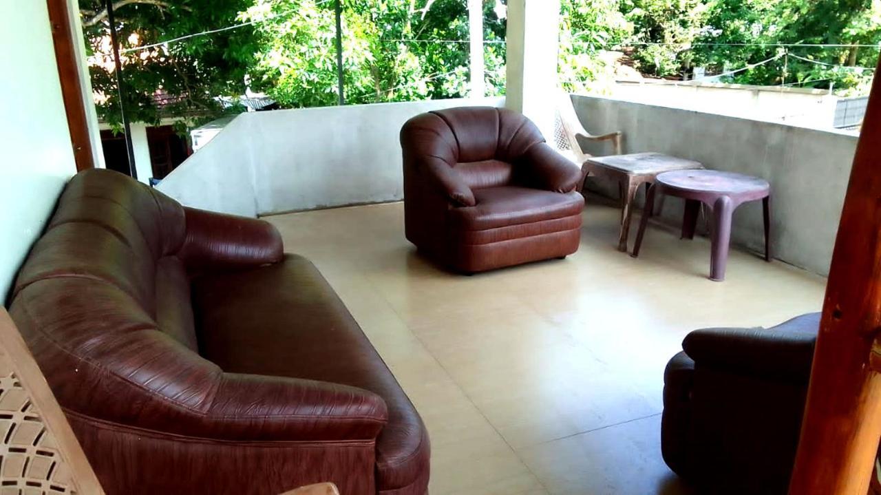 Bed and breakfast Big House Uda Walawe Extérieur photo