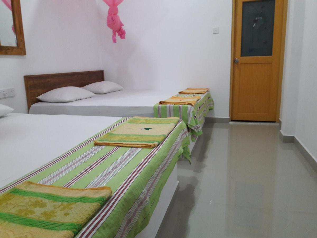 Bed and breakfast Big House Uda Walawe Extérieur photo